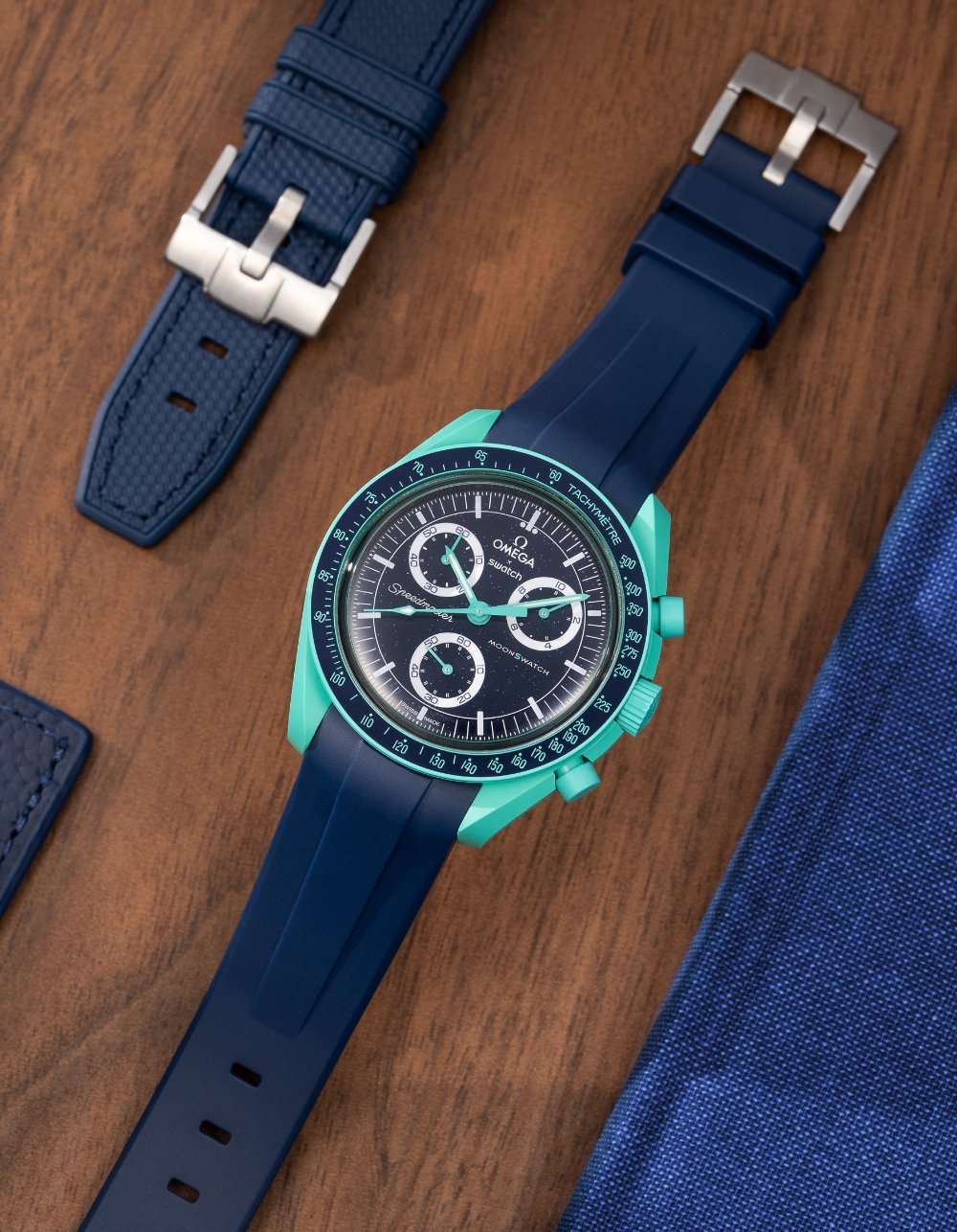 MoonSwatch Mission On Earth - Polar Lights Watch (Rubber Strap)